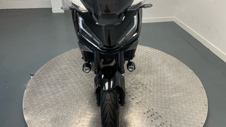 Honda NT1100 Manual (22 Model Year)